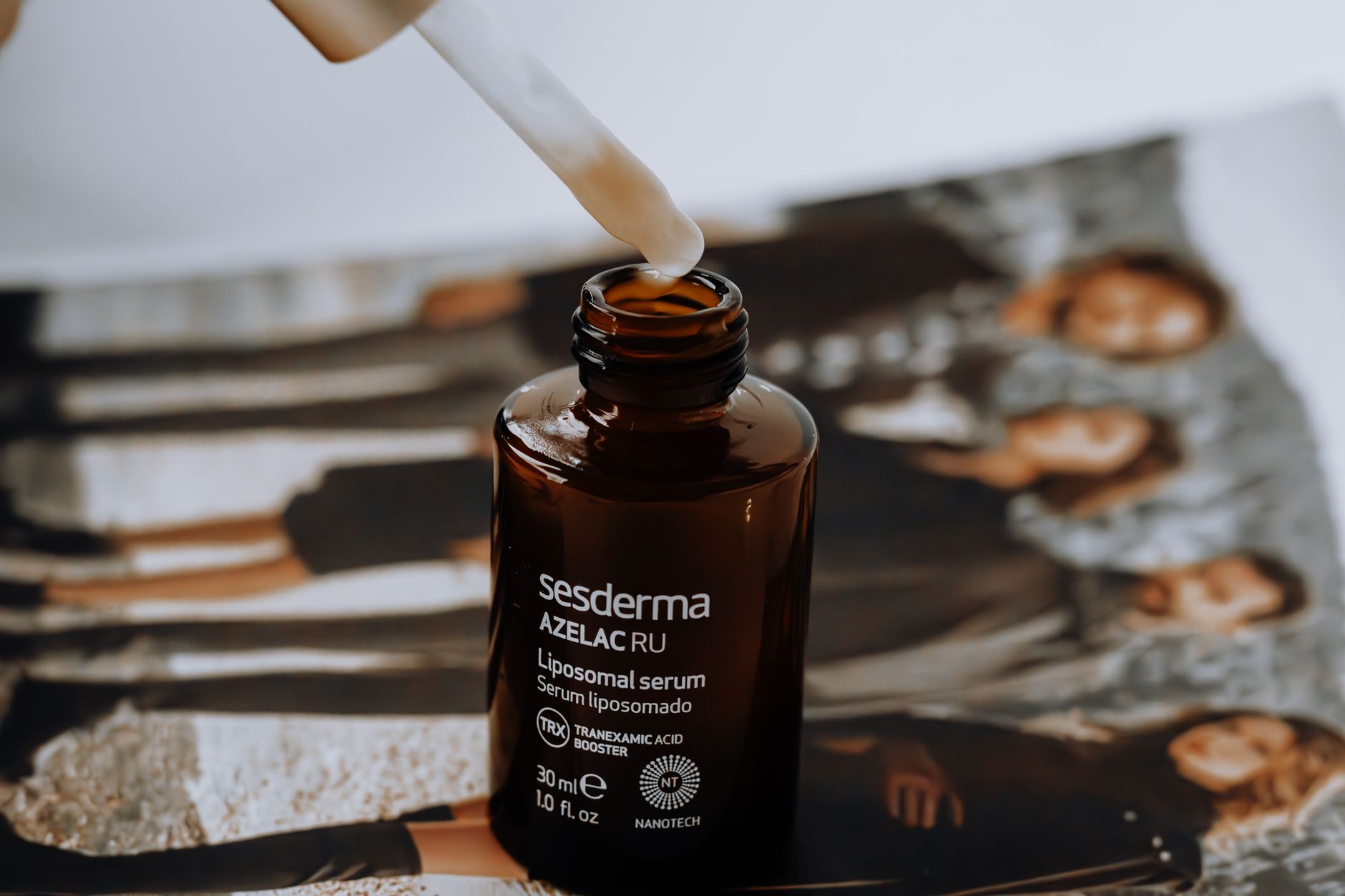 Comparison of tranexamic acid and squalane effectiveness on dark spots.