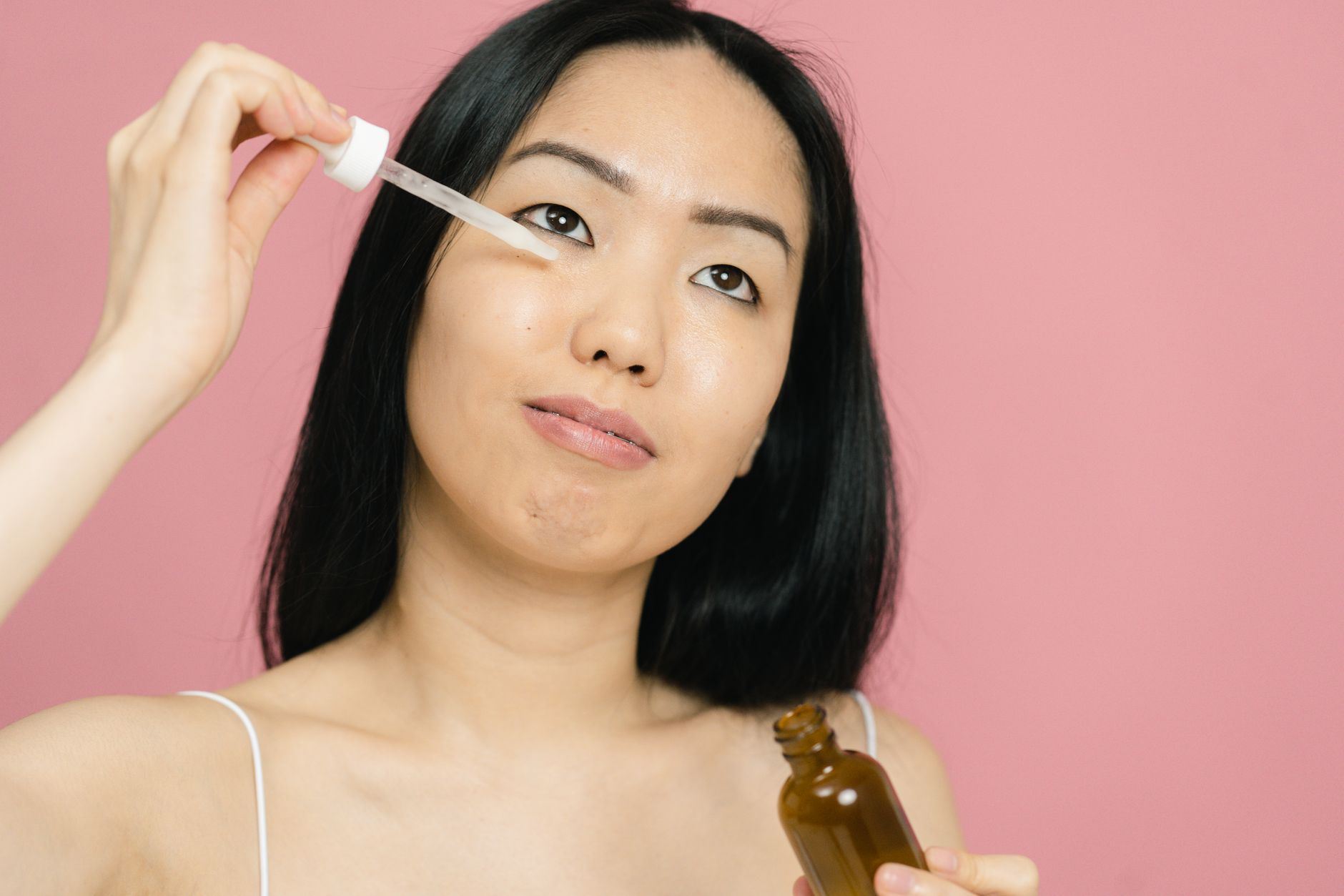 Comparison of tranexamic acid and squalane effectiveness on reducing dark spots